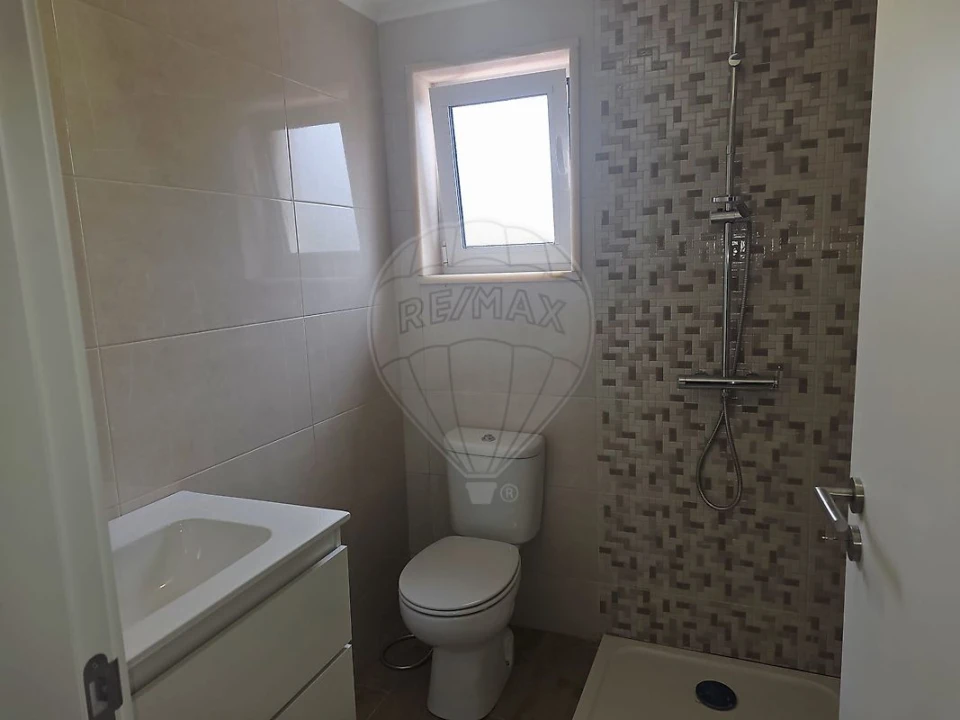 Moradia T4 para Arrendamento em Almargem do Bispo, Pêro Pinheiro e Montelavar Foto 17