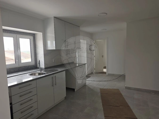 Moradia T4 para Arrendamento em Almargem do Bispo, Pêro Pinheiro e Montelavar Foto 8