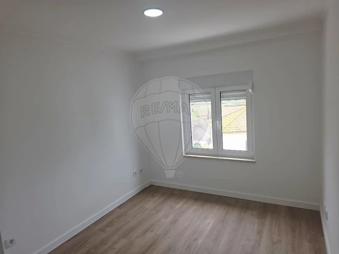 Moradia T4 para Arrendamento em Almargem do Bispo, Pêro Pinheiro e Montelavar Foto 15