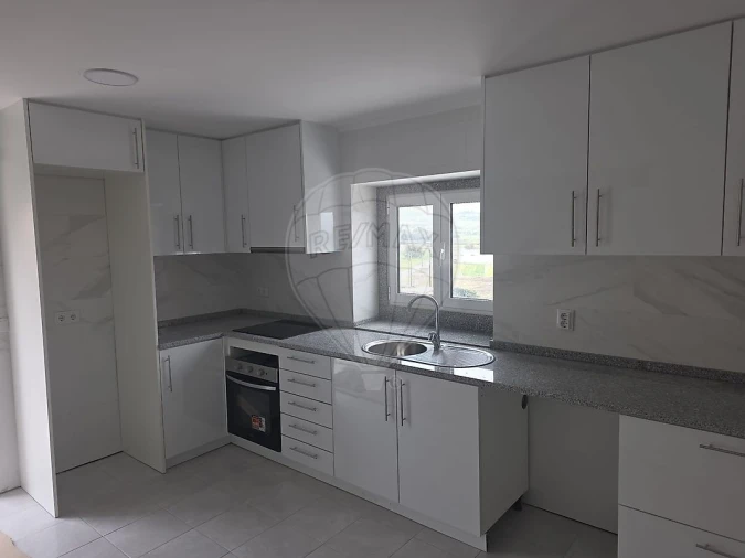 Moradia T4 para Arrendamento em Almargem do Bispo, Pêro Pinheiro e Montelavar Foto 12