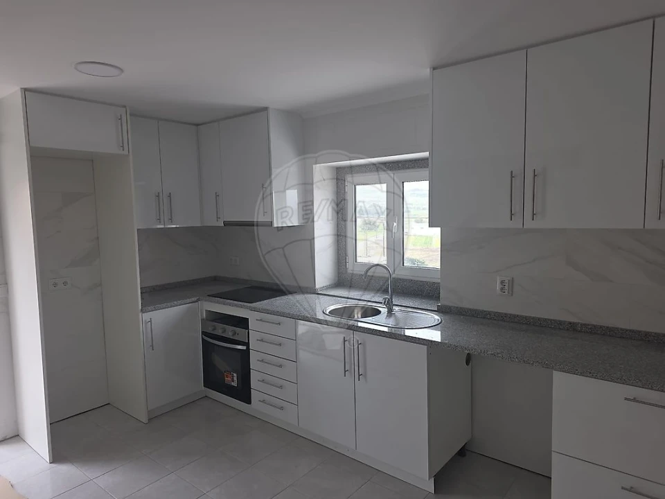 Moradia T4 para Arrendamento em Almargem do Bispo, Pêro Pinheiro e Montelavar Foto 12