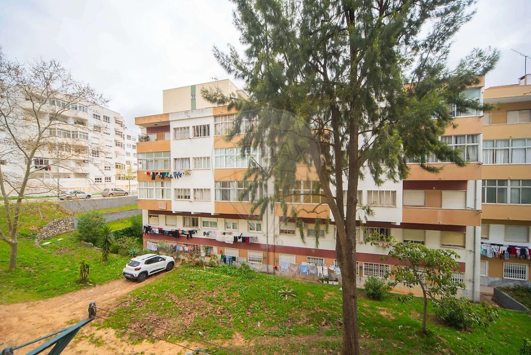 Apartamento T3 para Venda em Corroios Foto 27