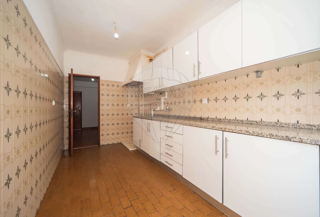 Apartamento T3 para Venda em Corroios Foto 24