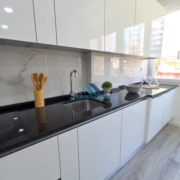 Apartamento T3 para Venda em Benfica Foto 4