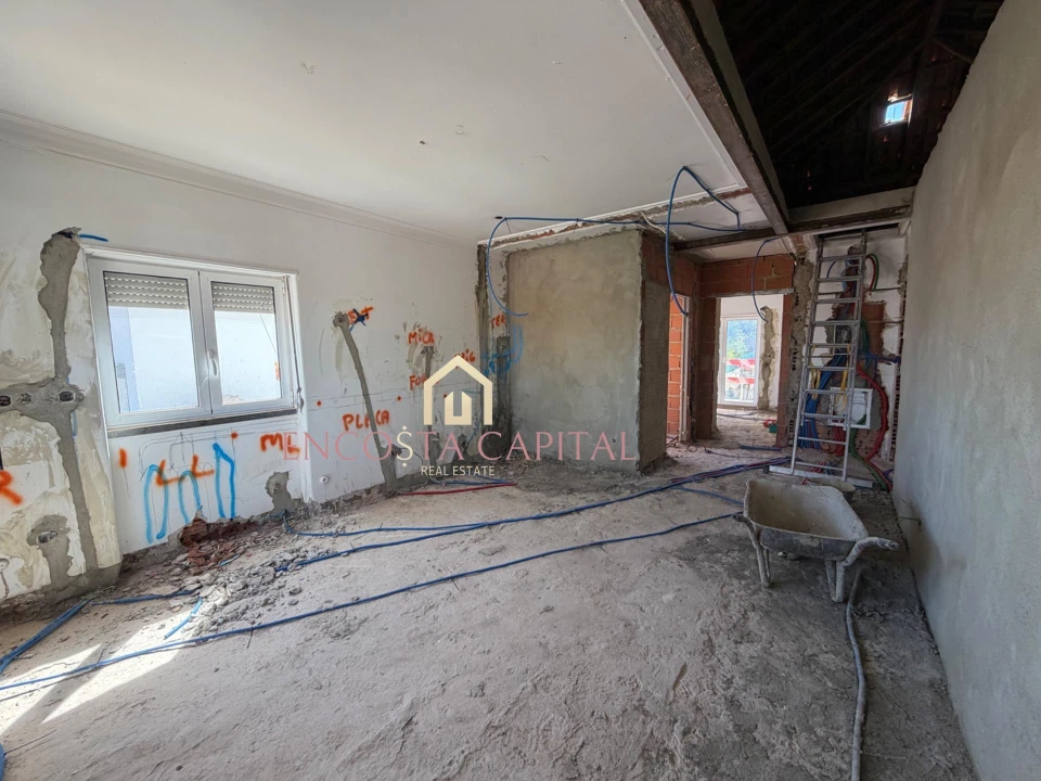 Apartamento T1 para Venda em Carcavelos e Parede Foto 8