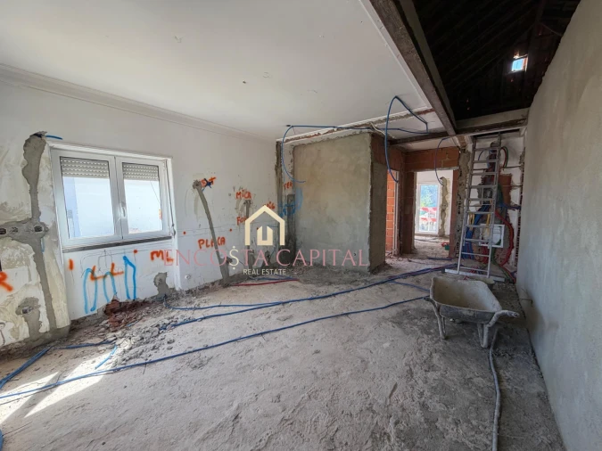 Apartamento T1 para Venda em Carcavelos e Parede Foto 8