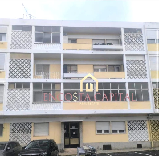 Apartamento T1 para Venda em Sacavém e Prior Velho Foto 1