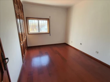 Moradia T3 para Venda em Arcozelo
