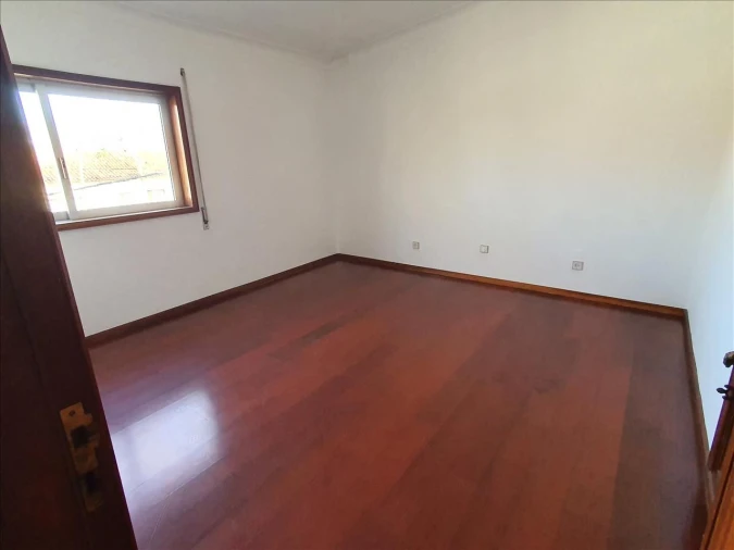 Moradia T3 para Venda em Arcozelo Foto 12