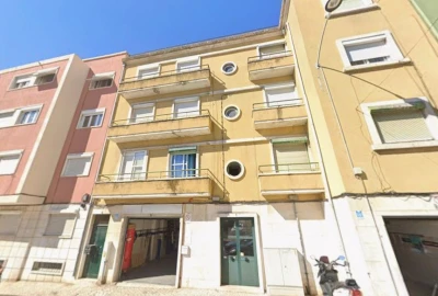 Apartamento T1 para Venda em Beato