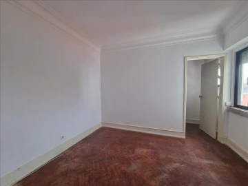 Apartamento T1 para Venda em Beato