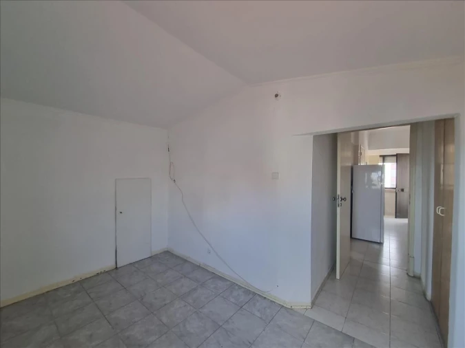 Apartamento T1 para Venda em Beato Foto 5