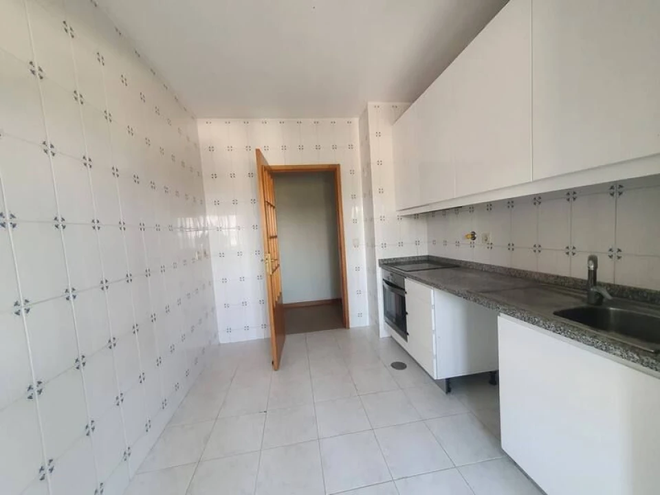 Apartamento T2 para Venda em Fânzeres e São Pedro da Cova Foto 7