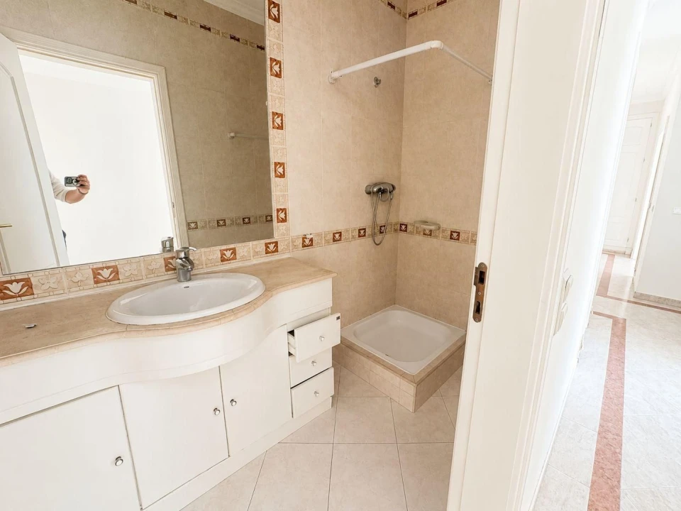 Apartamento T2 para Venda em Quarteira Foto 14