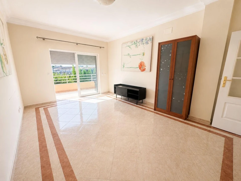 Apartamento T2 para Venda em Quarteira Foto 2