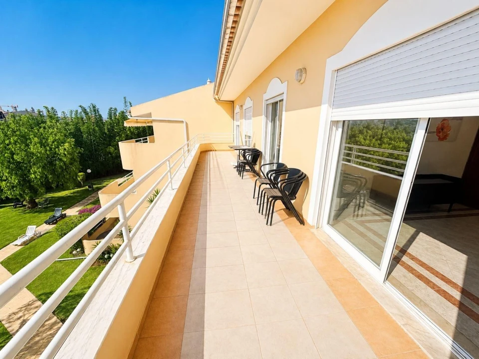 Apartamento T2 para Venda em Quarteira Foto 5