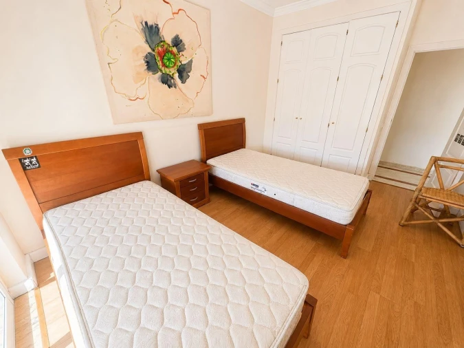 Apartamento T2 para Venda em Quarteira Foto 11
