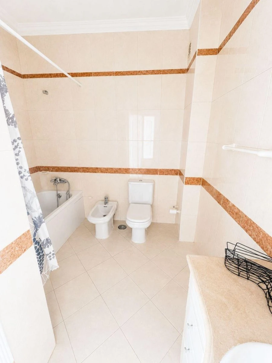 Apartamento T2 para Venda em Quarteira Foto 15