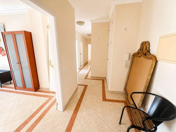 Apartamento T2 para Venda em Quarteira Foto 9