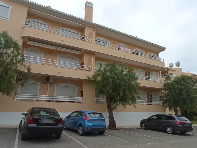 Apartamento T2 para Venda em Quarteira Foto 3