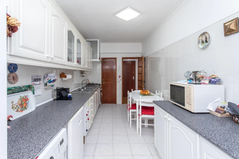 Apartamento T3 para Venda em Agualva e Mira-Sintra Foto 6