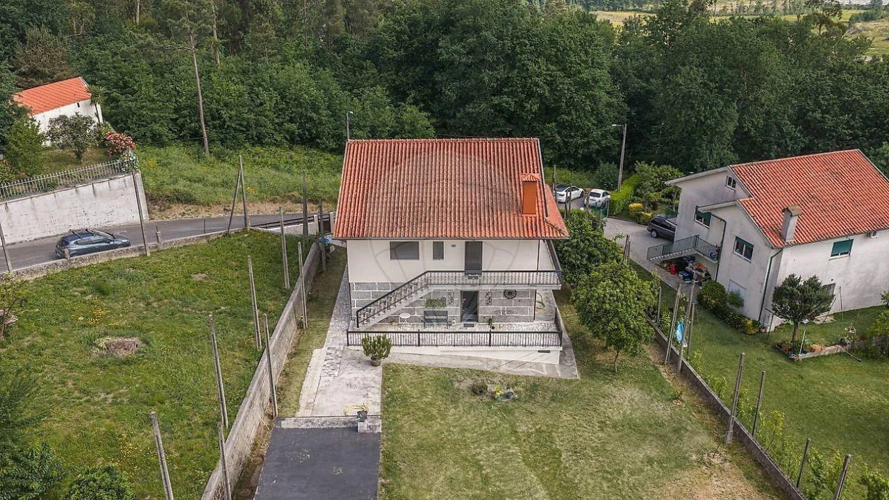 Moradia T4 para Venda em Agrela e Serafão Foto 32