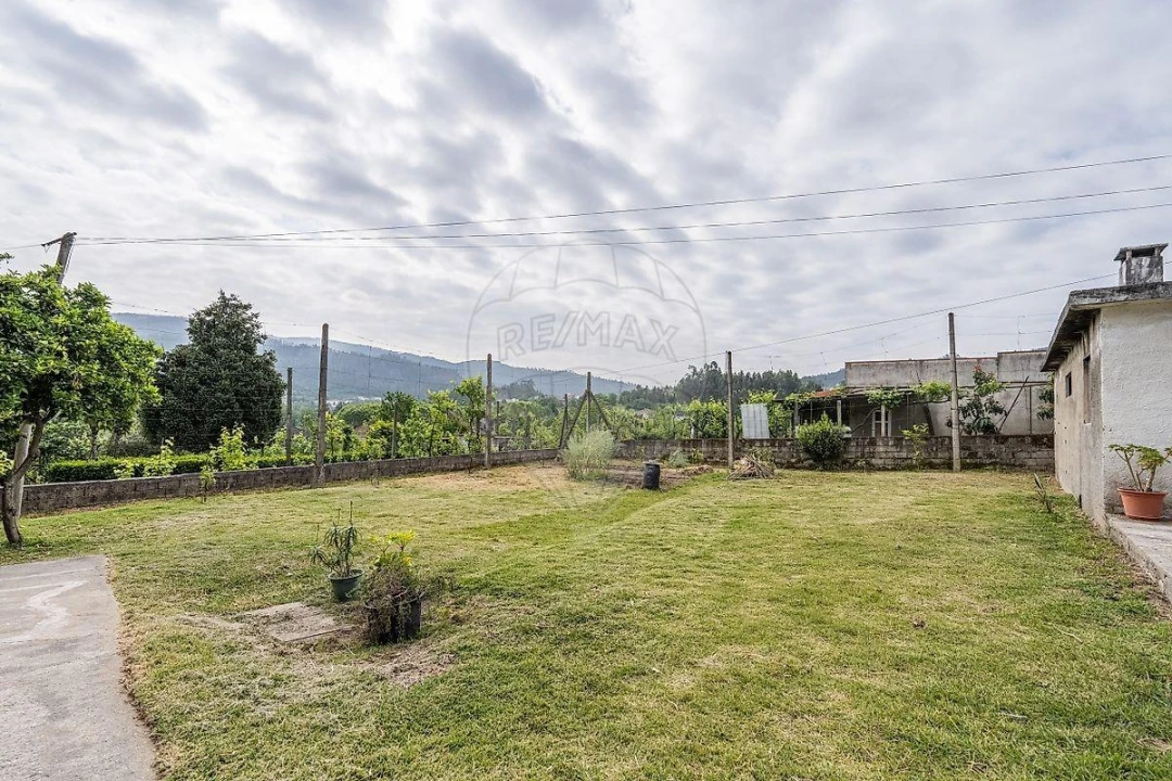 Moradia T4 para Venda em Agrela e Serafão Foto 9