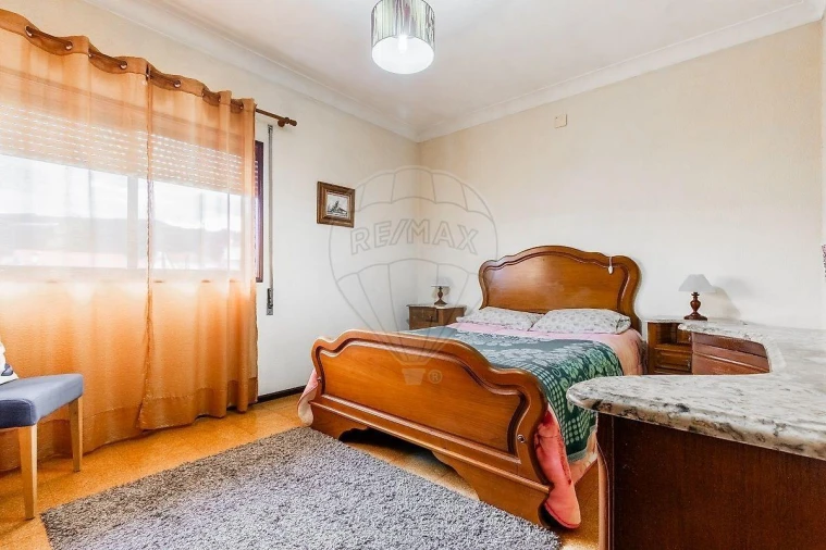 Moradia T4 para Venda em Agrela e Serafão Foto 12