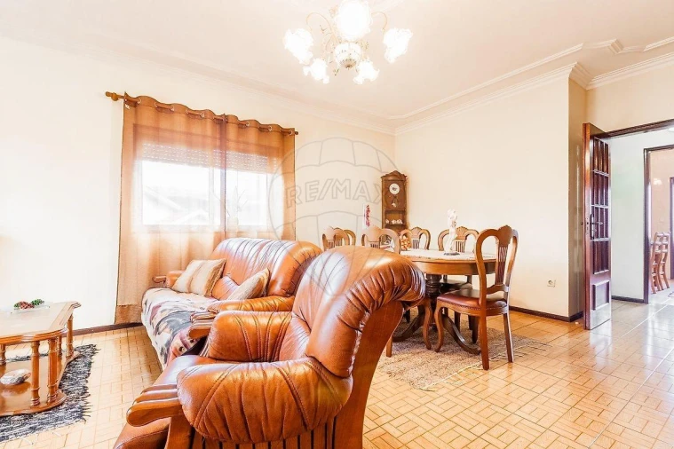 Moradia T4 para Venda em Agrela e Serafão Foto 3