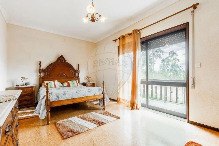 Moradia T4 para Venda em Agrela e Serafão Foto 4