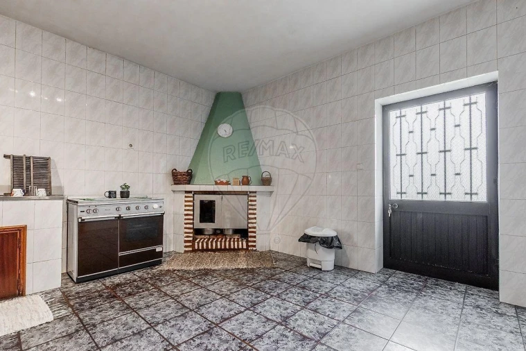 Moradia T4 para Venda em Agrela e Serafão Foto 8