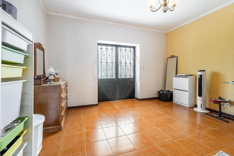 Moradia T4 para Venda em Agrela e Serafão Foto 3