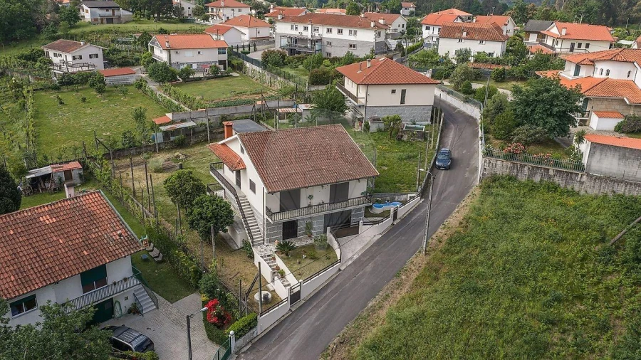 Moradia T4 para Venda em Agrela e Serafão Foto 31