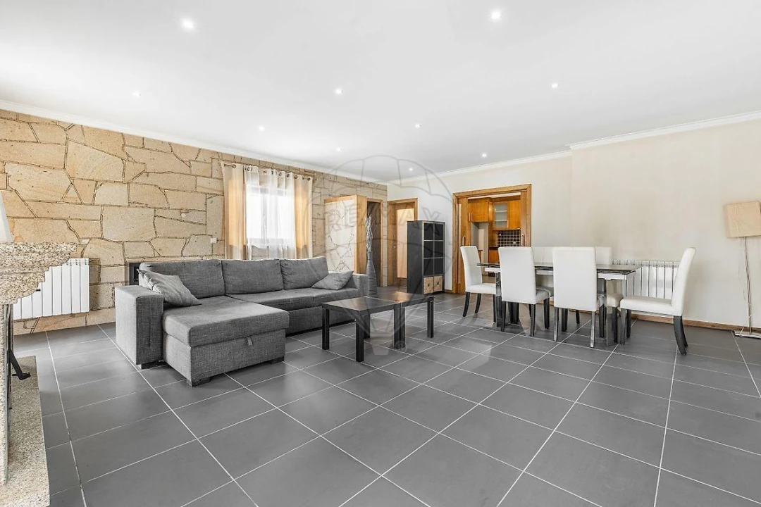 Moradia T4 para Venda em Chamoim e Vilar Foto 2