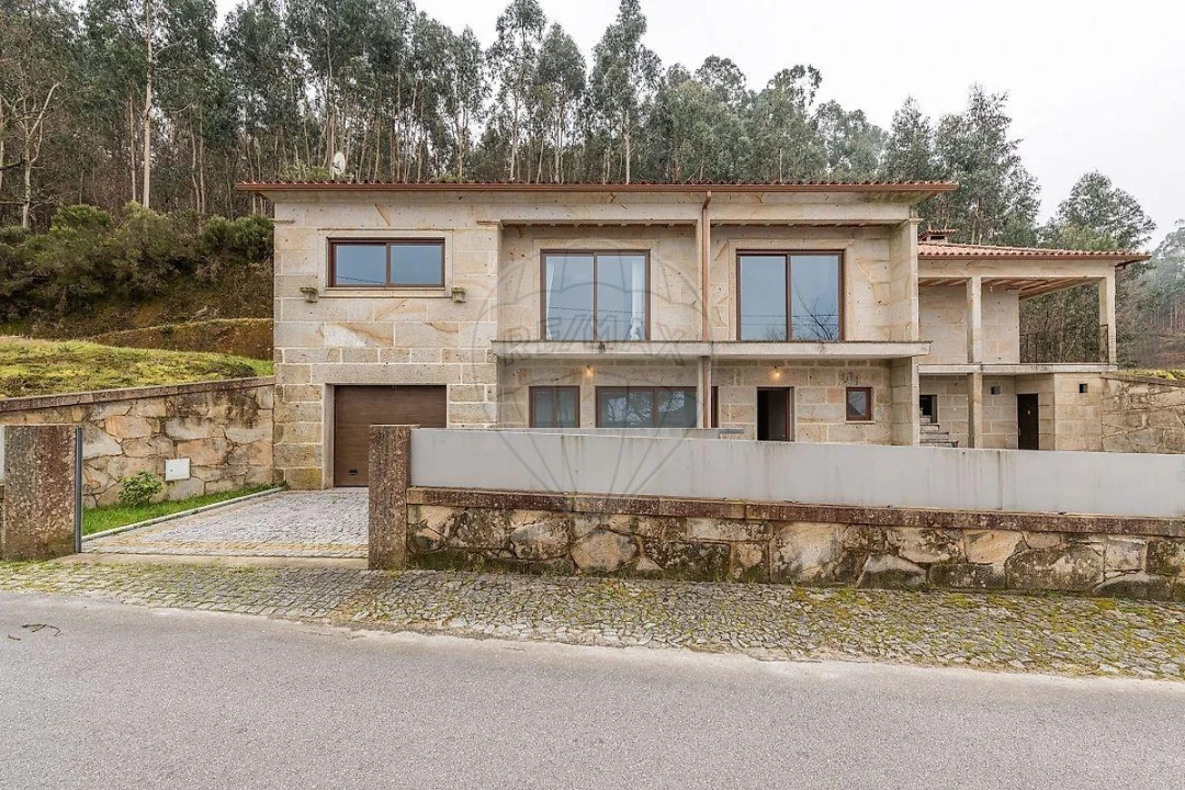 Moradia T4 para Venda em Chamoim e Vilar Foto 1