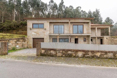 Moradia T4 para Venda em Chamoim e Vilar