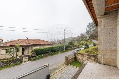 Moradia T4 para Venda em Chamoim e Vilar