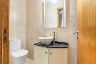 Moradia T4 para Venda em Chamoim e Vilar