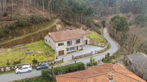 Moradia T4 para Venda em Chamoim e Vilar
