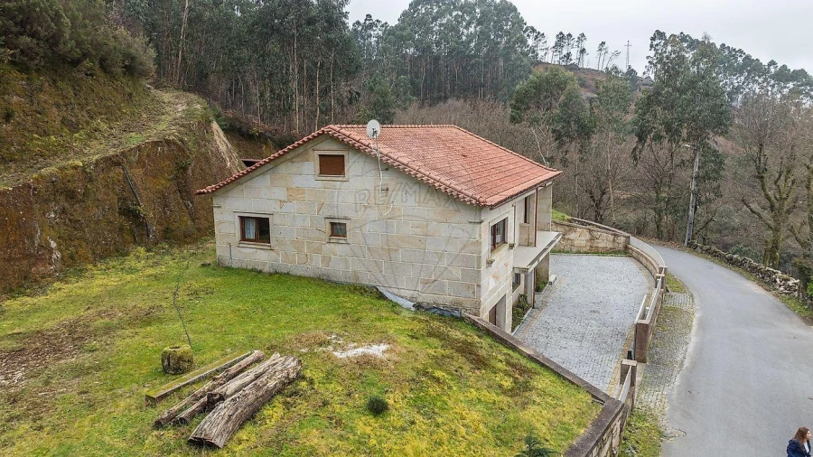 Moradia T4 para Venda em Chamoim e Vilar Foto 34