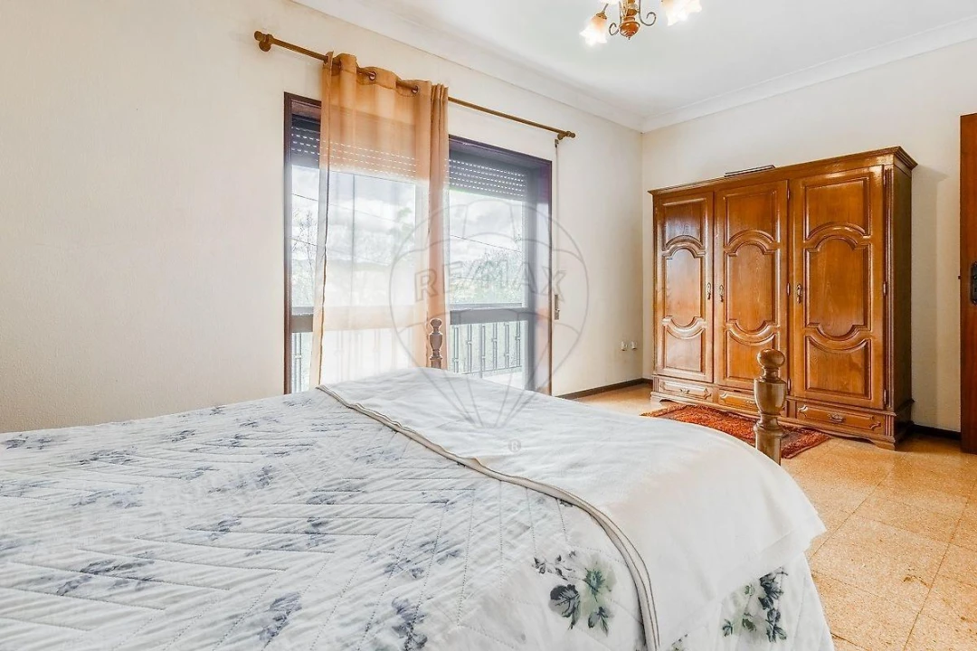 Moradia T4 para Venda em Agrela e Serafão Foto 14