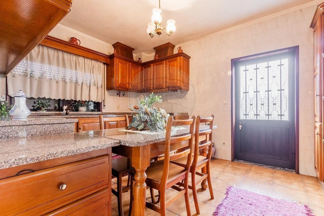 Moradia T4 para Venda em Agrela e Serafão Foto 17