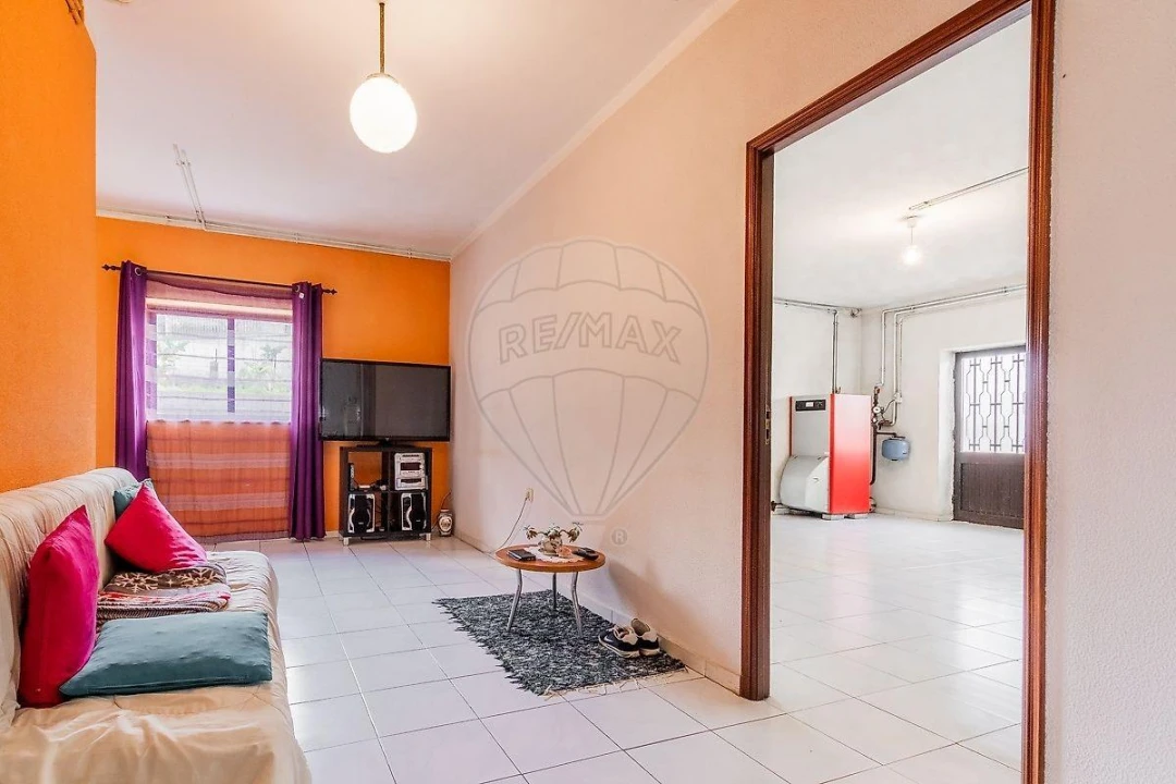 Moradia T4 para Venda em Agrela e Serafão Foto 3