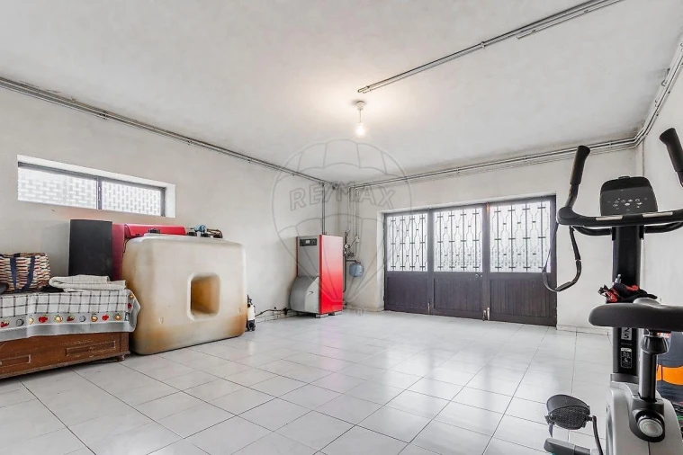 Moradia T4 para Venda em Agrela e Serafão Foto 2