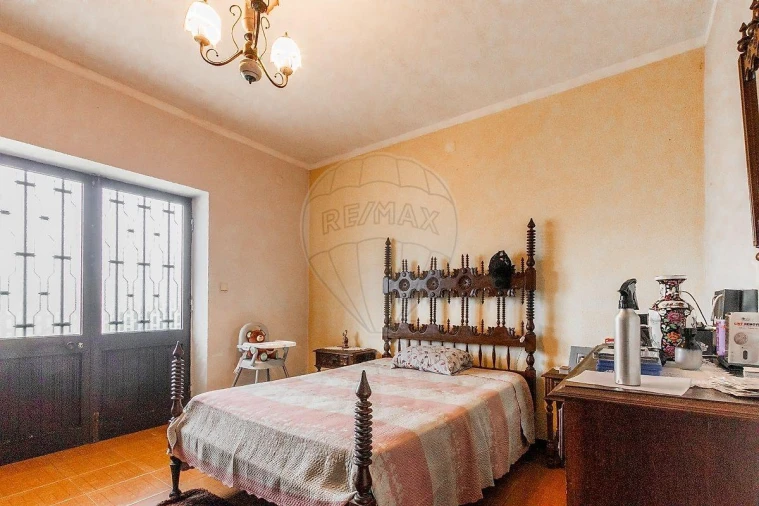 Moradia T4 para Venda em Agrela e Serafão Foto 21