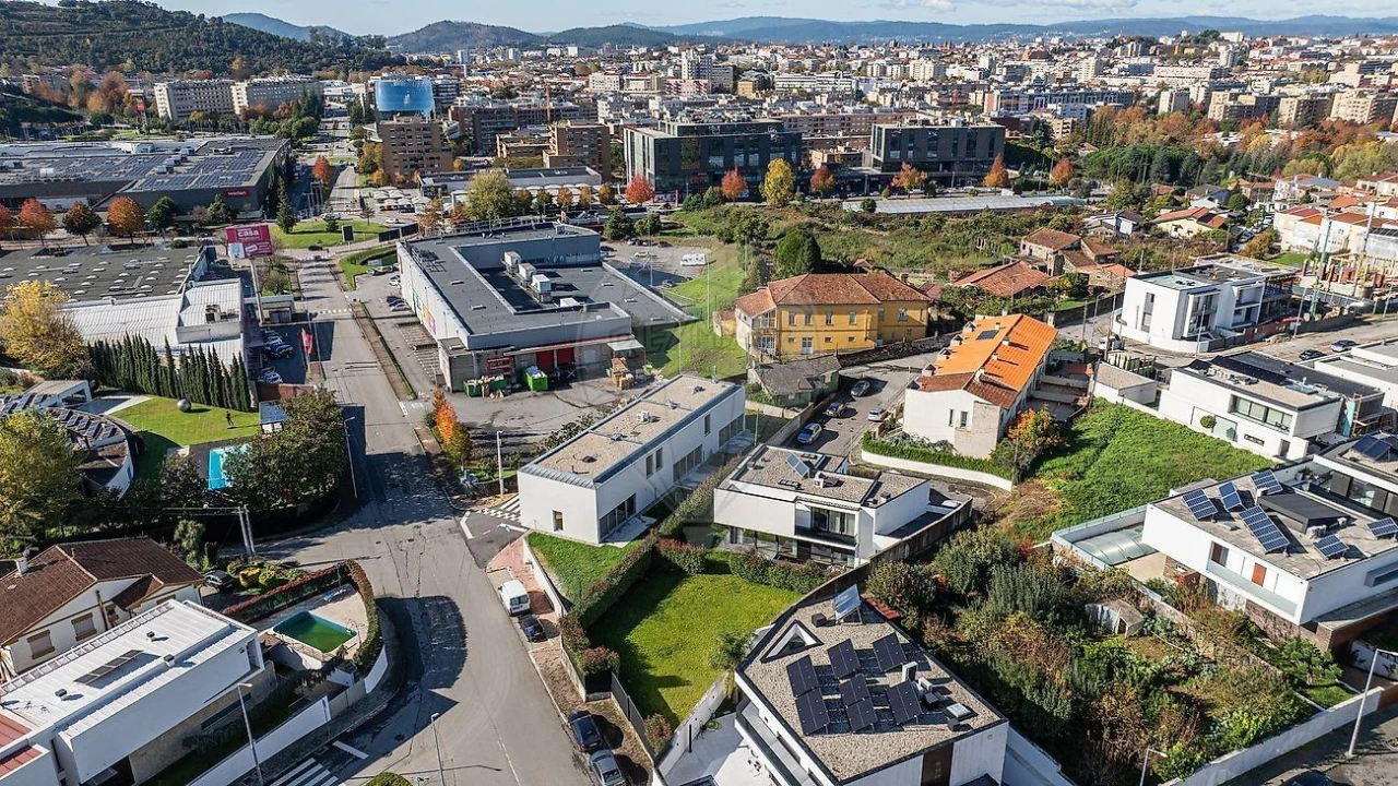 Moradia T4 para Venda em Braga (Maximinos, Sé e Cividade) Foto 12