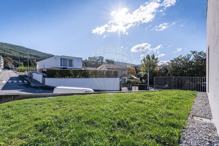 Moradia T4 para Venda em Braga (Maximinos, Sé e Cividade) Foto 36