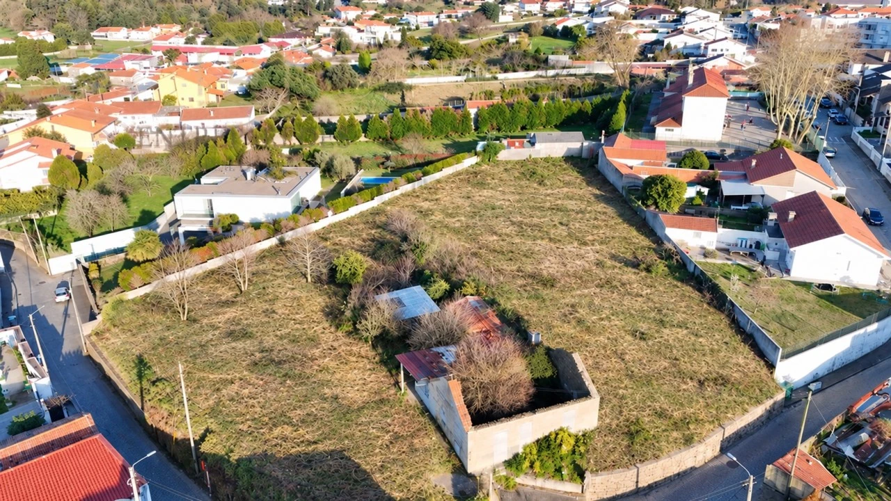 Terreno para Venda em Grijó e Sermonde Foto 1