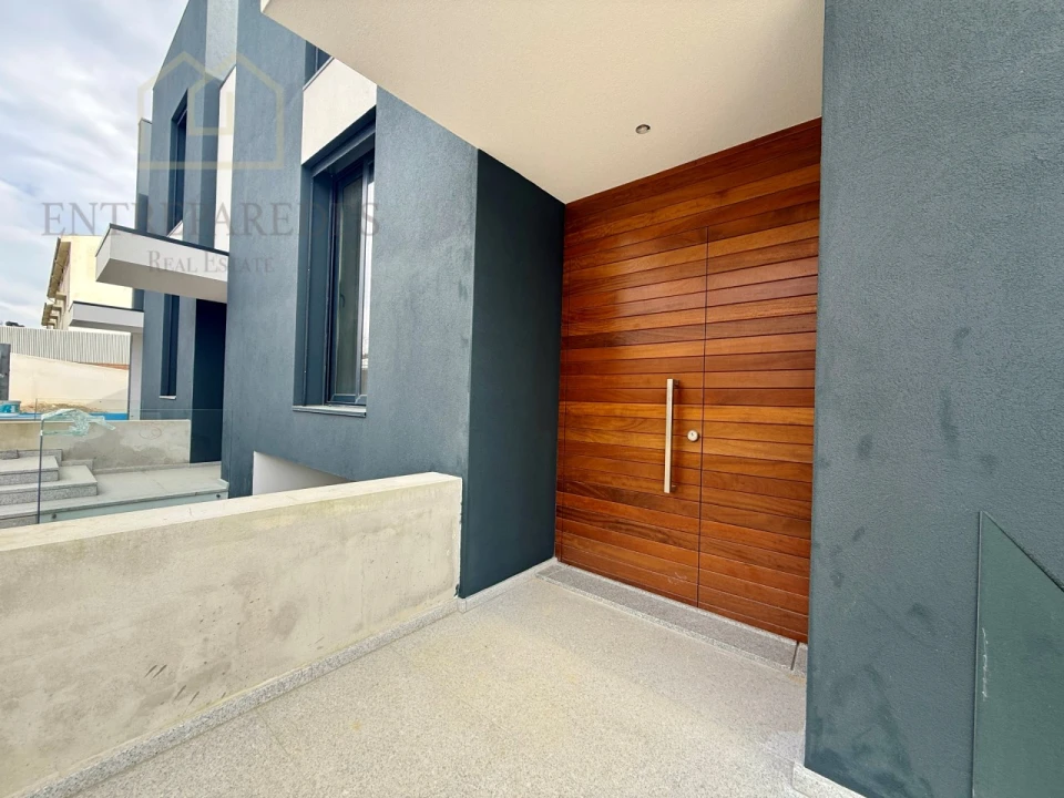 Moradia T3 para Venda em Madalena Foto 15