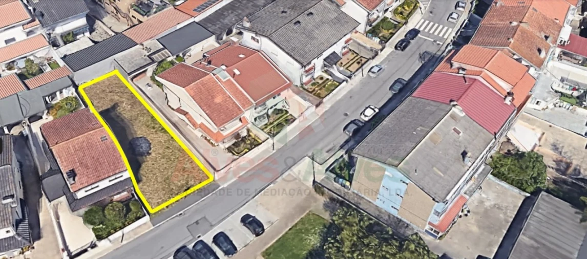 Terreno para Venda em Cidade da Maia Foto 2